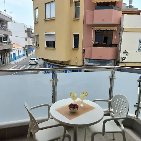 1 1 Bedroom 45 Seconds From The 1 Apartment