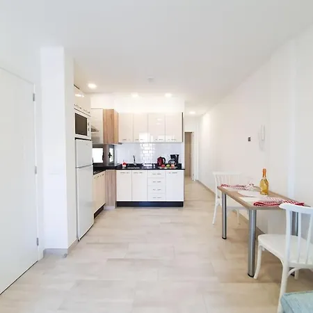 Apartment 1 1 Bedroom 45 Seconds From The 1