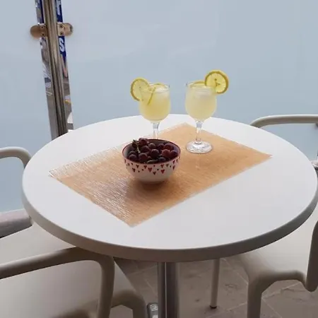 1 1 Bedroom 45 Seconds From The 1 Apartamento