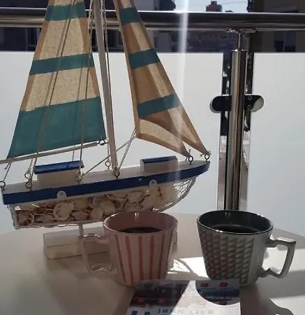 1 1 Bedroom 45 Seconds From The 1