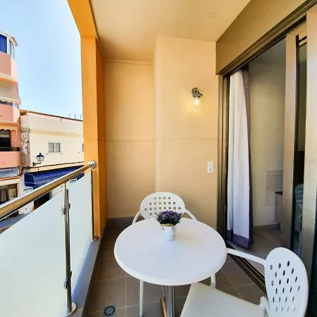 1 1 Bedroom 45 Seconds From The 1 Apartment