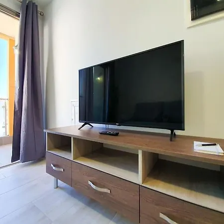 1 1 Bedroom 45 Seconds From The 1 Apartamento