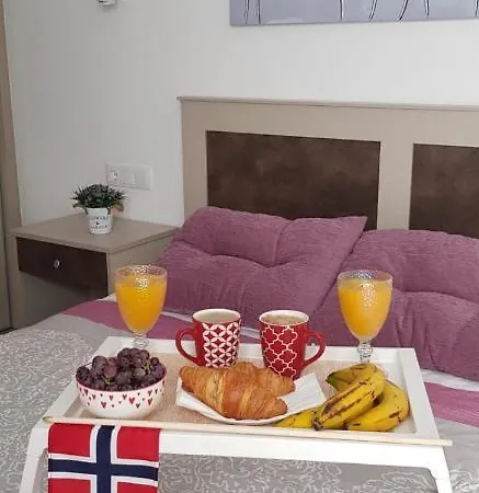 1 1 Bedroom 45 Seconds From The 1 Apartment